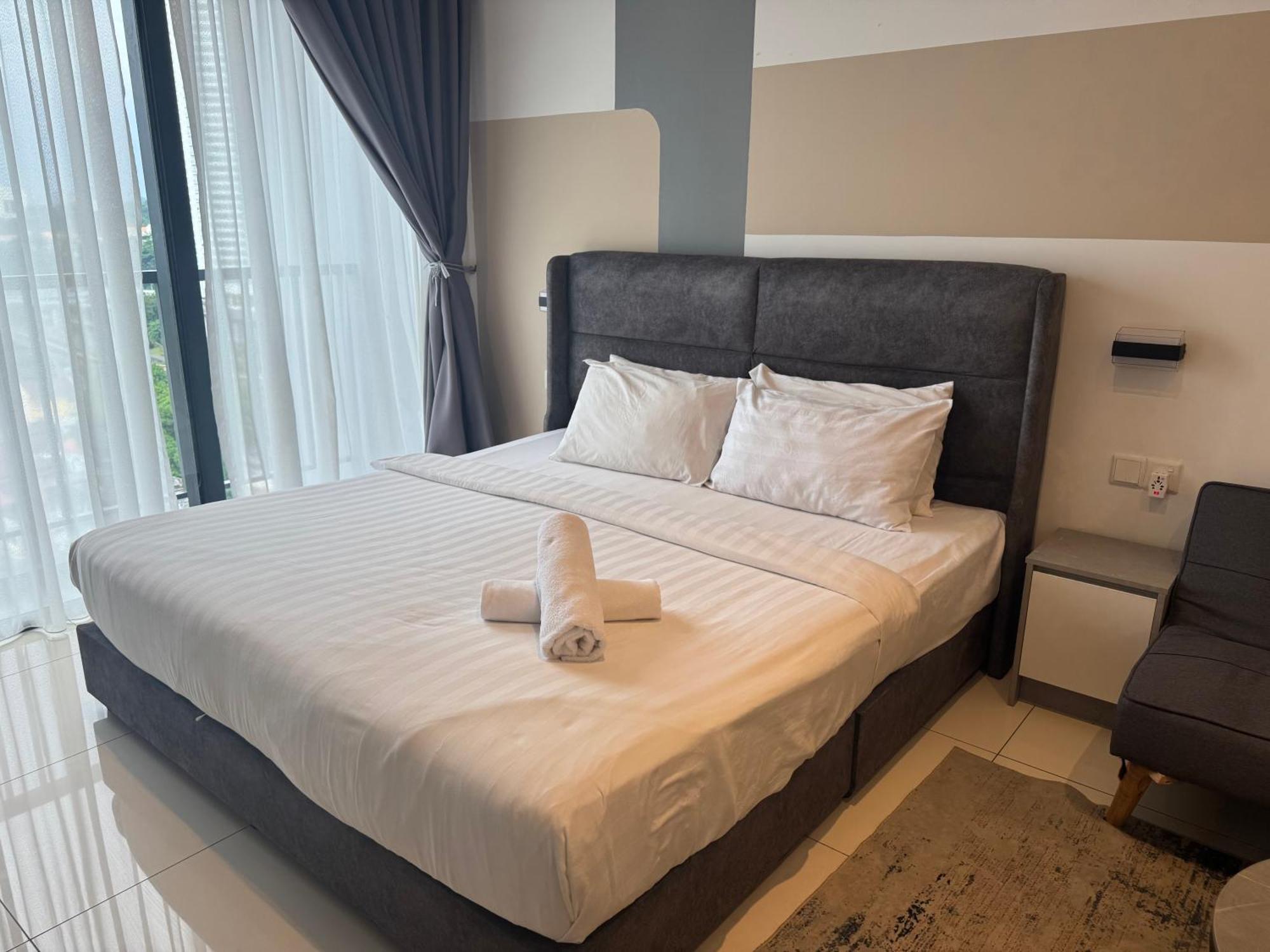 Chamber Apartment *